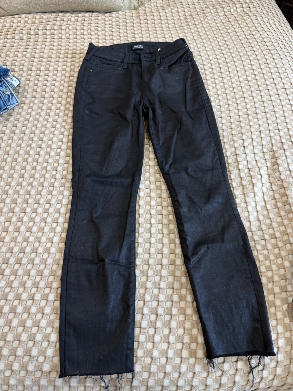 Black cut off skinny jeans high rise, shiny
